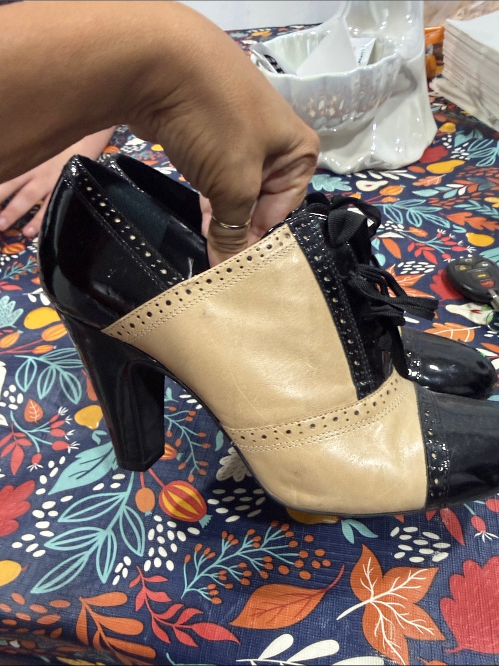 Two-Tone Black and Cream Lace-Up High Heel Oxford